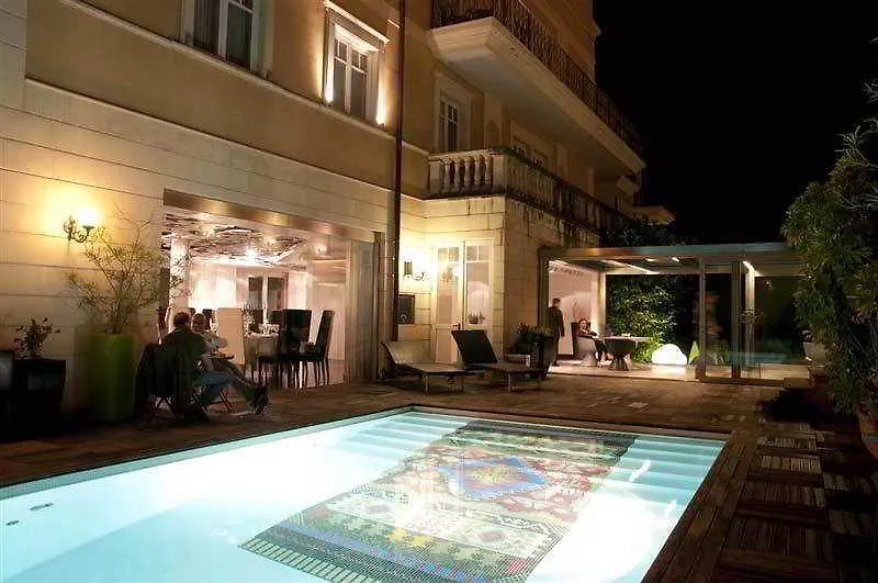 Una Hotels One CTA