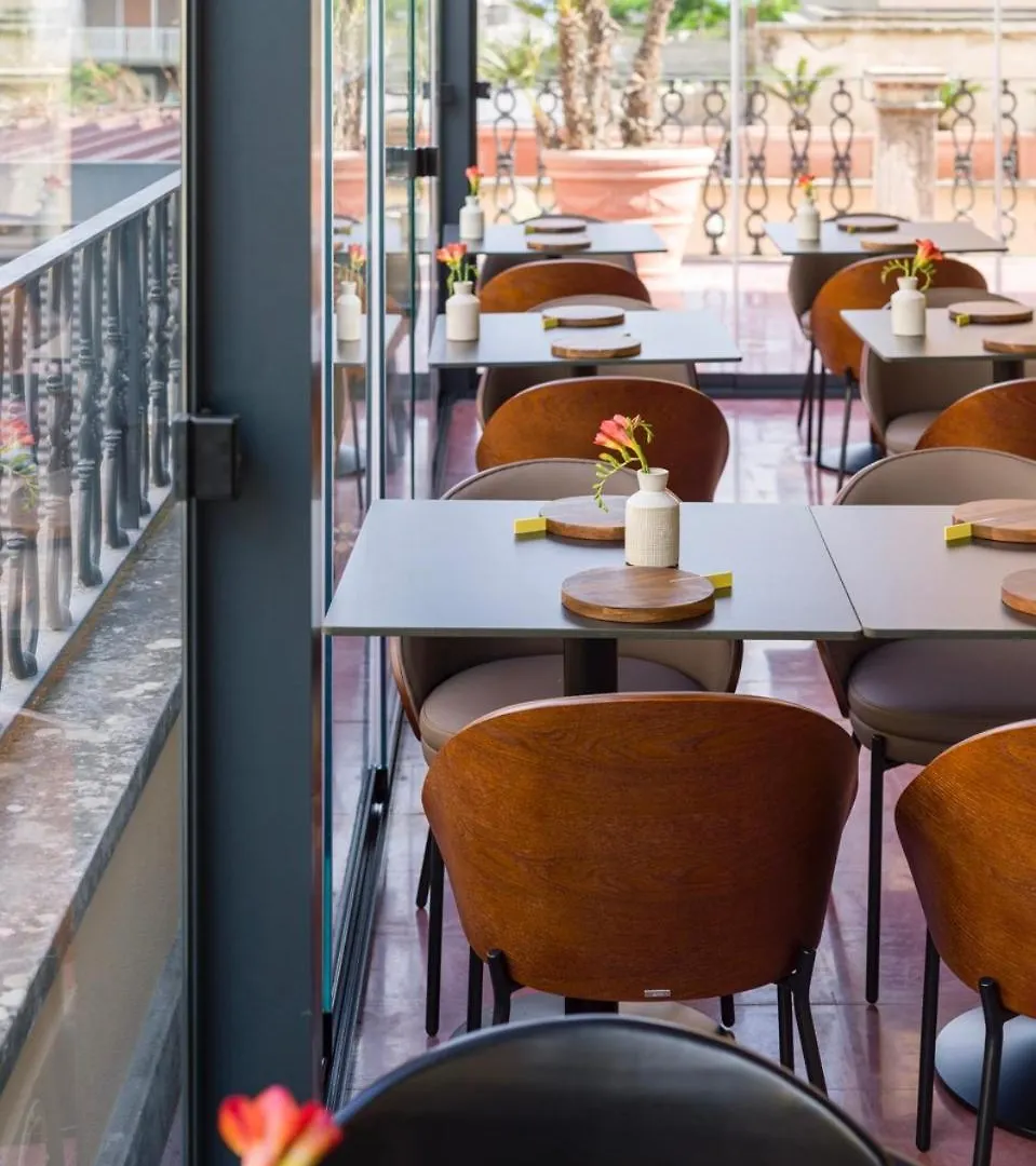 Una Hotels One Catania 4*,